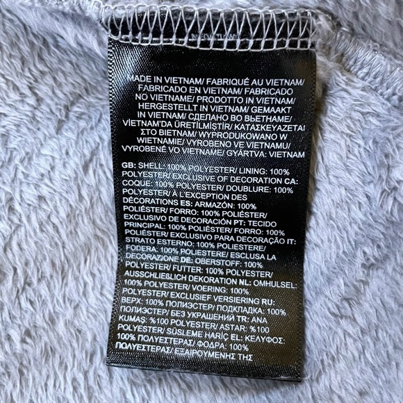 The North Face Women’s Luxe Osito Jacket 2 - Picture 7 of 9